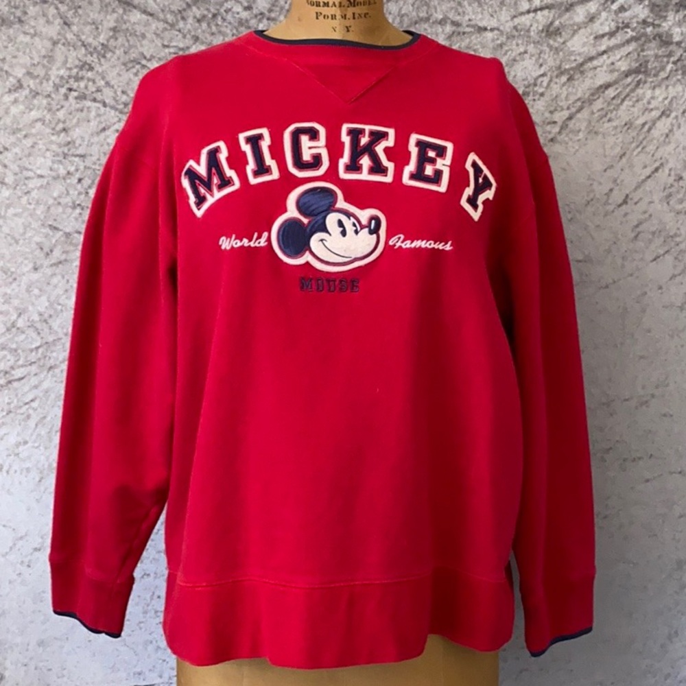 Disneyland resort red sweatshirt size M